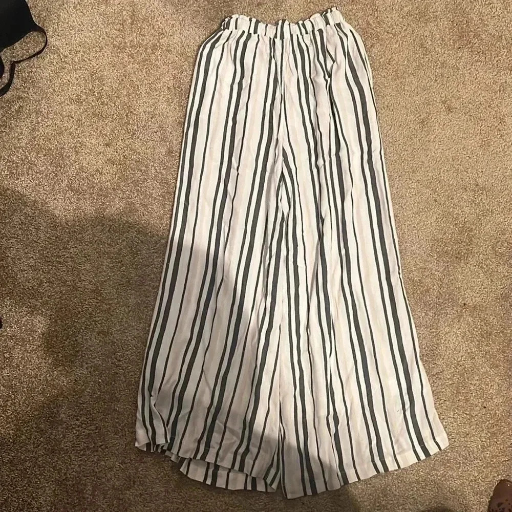 American Eagle Pants - Picture 3 of 3